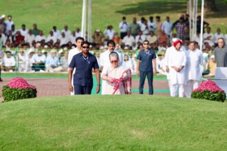 Congress Leaders Pay Tributes to Jawaharlal Nehru